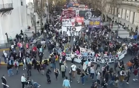 Ruidazo en apoyo al Garrahan y contra los vetos presidenciales | Actualidad