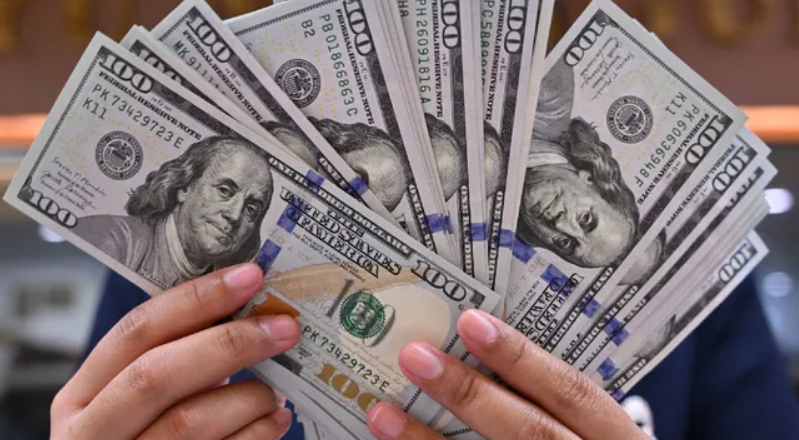 El dólar bajó $5 y se ubica a $1475 | Economía