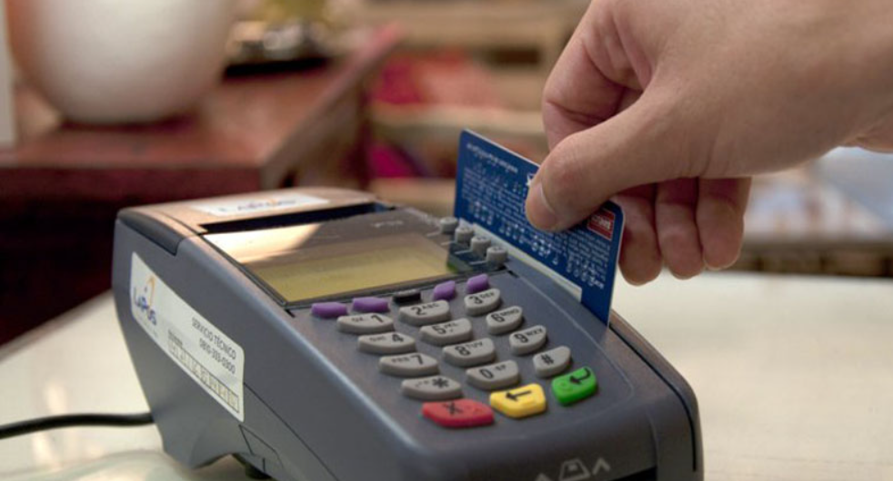 Lo detuvieron al intentar gastar más de $ 3 millones de pesos con una tarjeta de débito robada | Actualidad