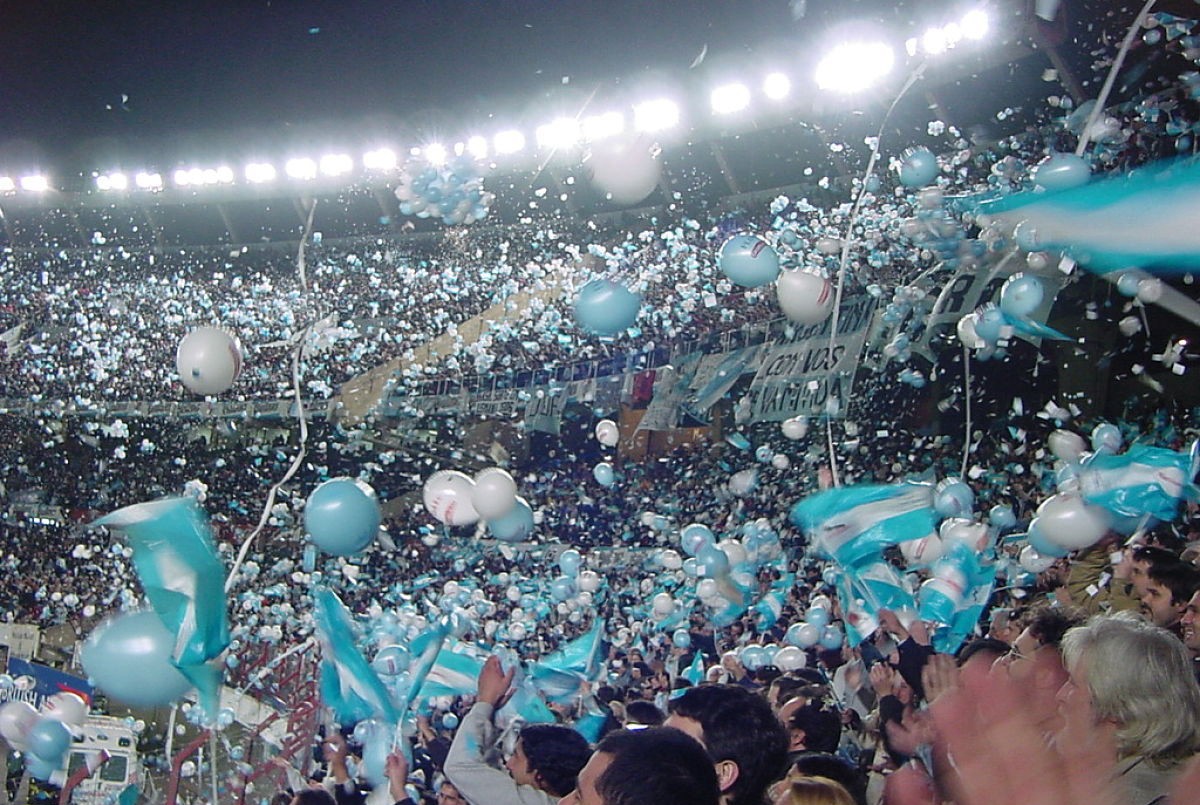 Nueva multa a la AFA por cantos homofóbicos de hinchas argentinos durante las Eliminatorias | Deportes
