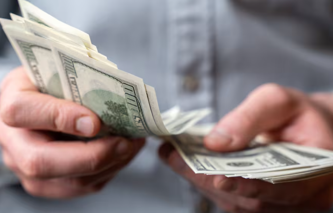 Cae el dólar y hay fuerte mejora de acciones y bonos tras el respaldo de Estados Unidos | Economía