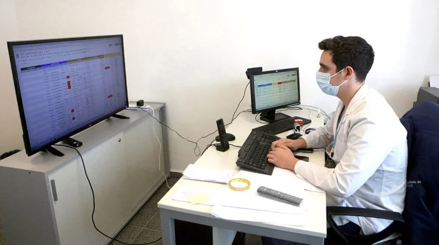 Liberaron al falso médico que atendía en la pandemia y había sido condenado a siete años de prisión | Actualidad