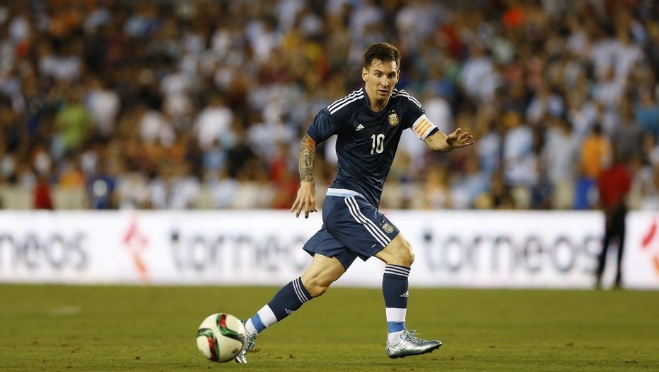 La camiseta alternativa de la Selección Argentina para Rusia 2018 cambia de color | Deportes