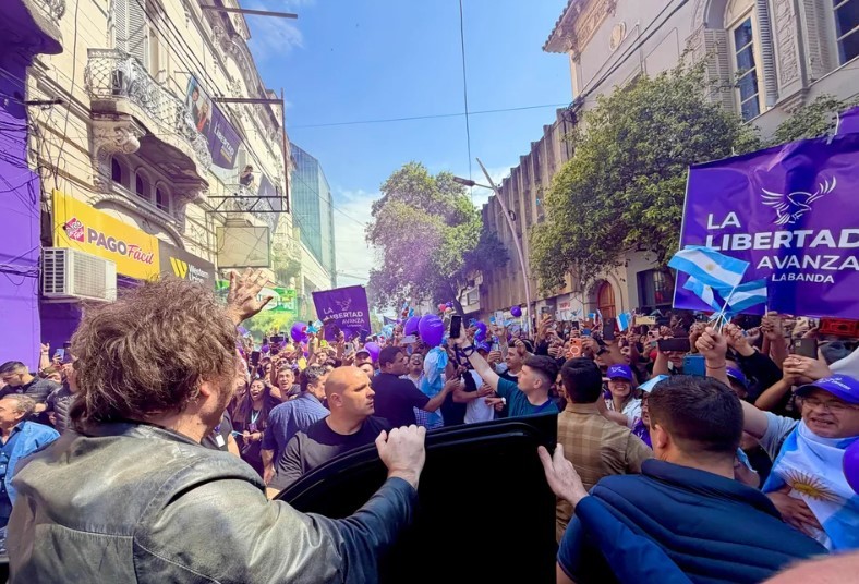Javier Milei aludió a Cristina y desató el grito de "tobillera" en Santiago del Estero | Política