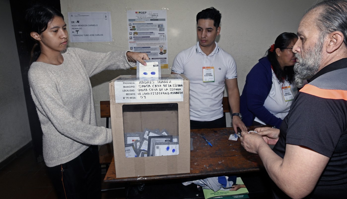 Bolivia cierra votaciones de balotaje para elegir a su próximo presidente | Internacionales