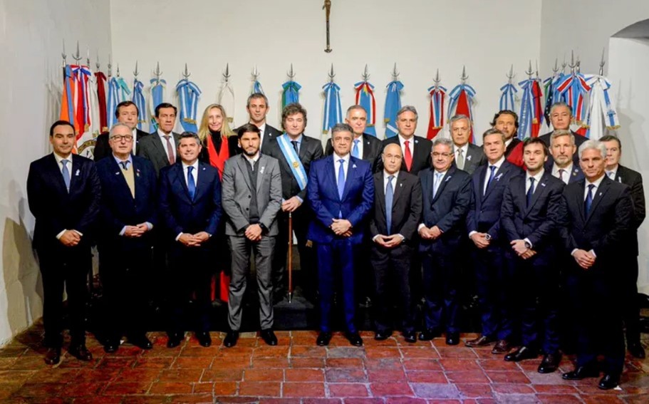 Milei recibirá a un grupo de gobernadores para discutir las reformas que impulsará en el Congreso | Política