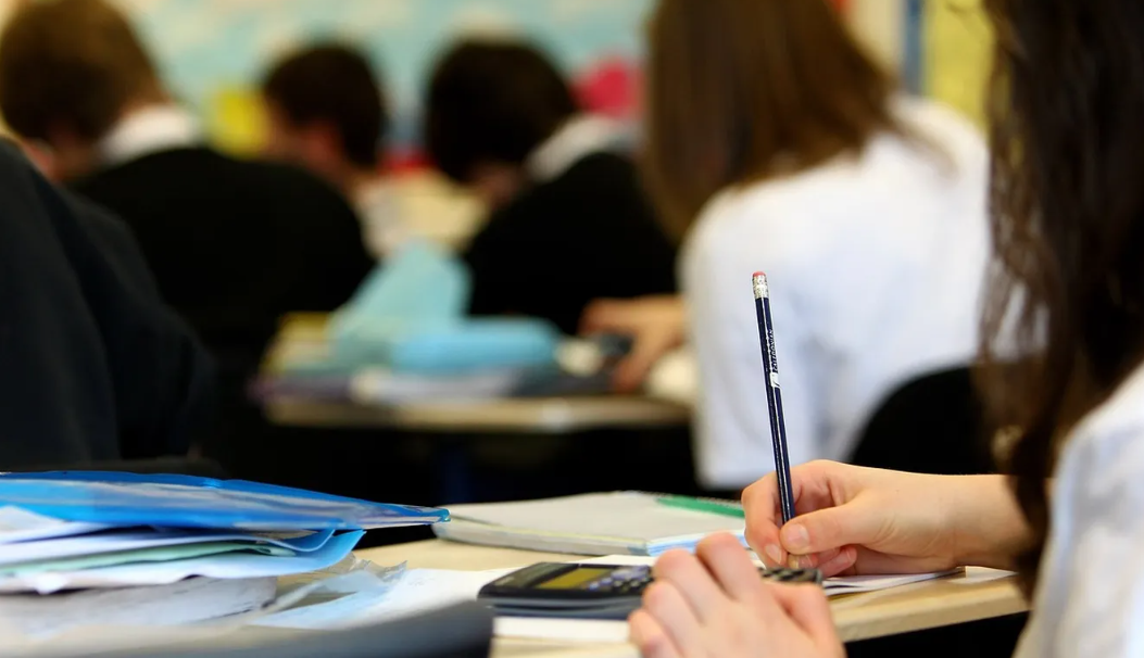 Colegios privados: el Gobierno eliminó el control estatal de las cuotas y matrículas | Política