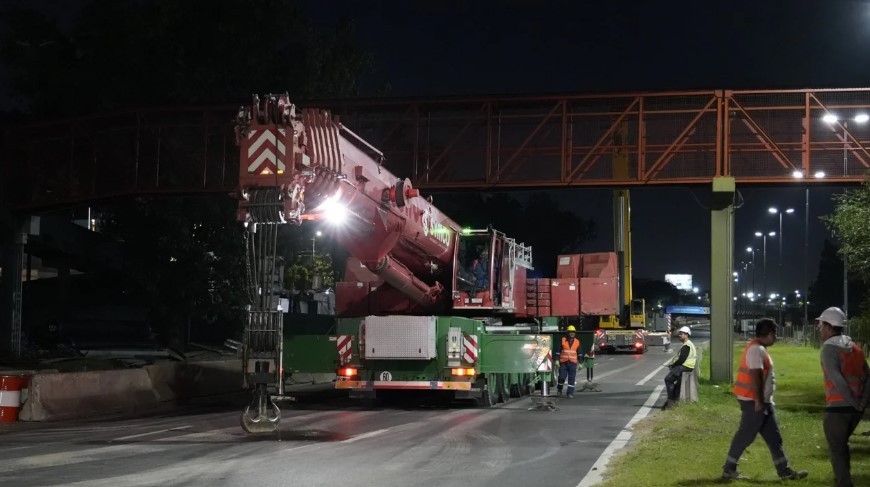 Cierran por tres noches la Autopista Dellepiane para montar un puente | Actualidad