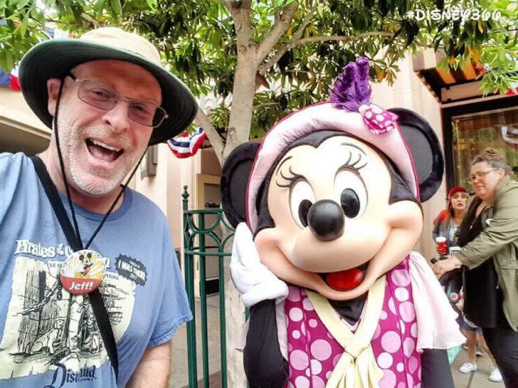 El extraño caso del hombre que visita Disneylandia todos los dìas desde hace 5 años | Curiosidades