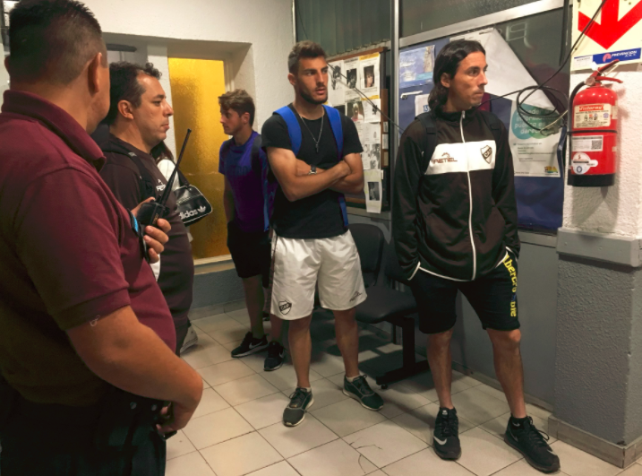 Le robaron al plantel de Platense mientras jugaba un partido ante Barracas Central | Deportes