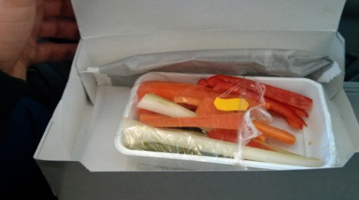 Este plato es un menú vegetariano estilo "oriental" que dejó sin palabras a un pasajero | Curiosidades