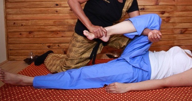 Masajista le rompió la pierna a una clienta y le exigió el pago del tratamiento | Curiosidades