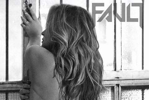 Cantante se desnudó para mostrar las cicatrices que le dejó su lucha contra el cáncer | Espectáculos