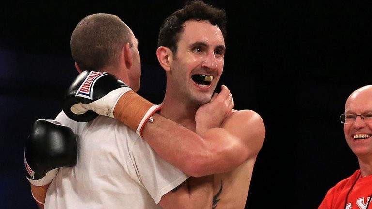 Un boxeador empezó a sentirse mal tras ganar una pelea y murió en el vestuario | Deportes