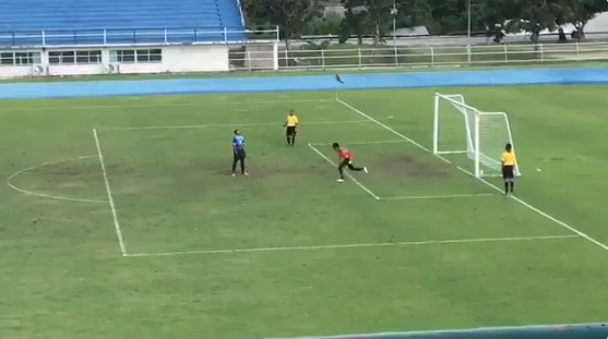 El increíble penal que sorprende a todos en las redes | Curiosidades