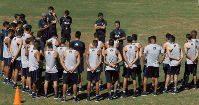 La 12 cara a cara con el plantel de Boca: "Ganen la Libertadores y la Superliga" | Deportes