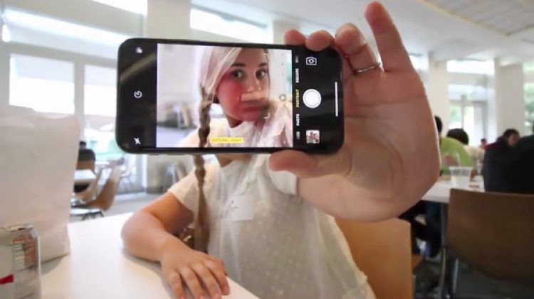 La hija de un ingeniero de Apple mostró el nuevo iPhone X y provocó el despido de su papá | Curiosidades