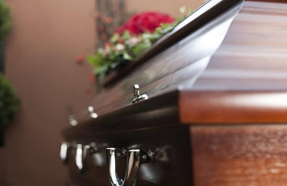 Policías intentan desbloquear smartphone con el dedo del cadáver en pleno velorio | Curiosidades