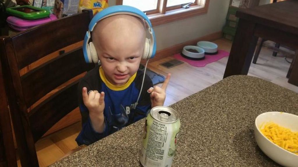 El nene de 5 años que murió de cáncer y pidió para su funeral castillos inflables, fuegos artificiales y a Batman | Curiosidades