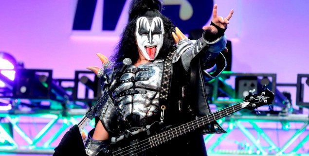 Gene Simmons, de Kiss, quiere patentar el gesto rockero de los cuernitos | Espectáculos