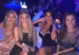 Polémica por el vestido y el peinado de Shakira en la boda de Messi y Antonela | Espectáculos