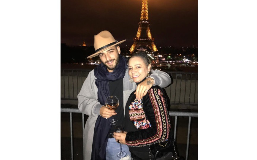 Critican a Maluma por publicar una foto besando a su mamá en la boca | Espectáculos