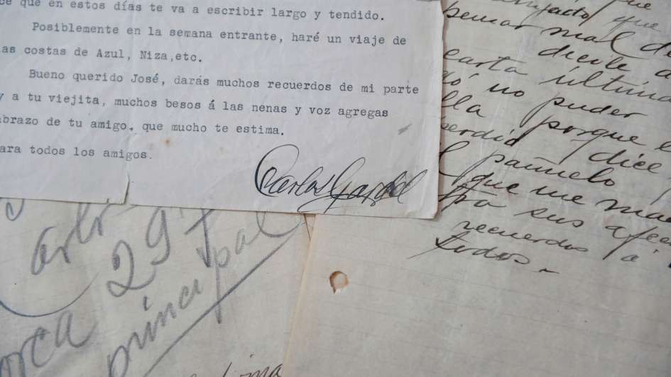 Subastaron siete cartas íntimas escritas de puño y letra por Carlos Gardel | Espectáculos