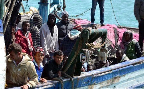 Tras un naufragio, cerca de 400 inmigrantes libios desaparecieron en el mar Mediterráneo | Internacionales