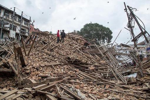 Una nueva réplica del sismo sacude Nepal y ya suman 1.900 los muertos | Internacionales