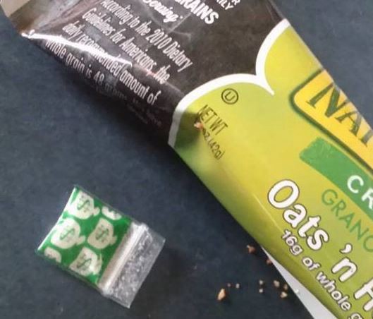 Encontró una bolsita de cocaína en una barra de cereal | Internacionales