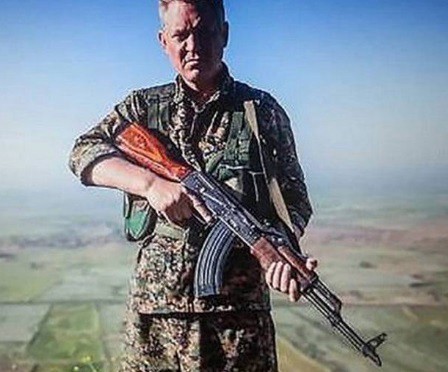 Un actor de "Piratas del Caribe" abandona Hollywood para luchar contra el ISIS | Internacionales