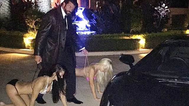 Polémica por empresario que pasea a las mujeres como perros | Internacionales