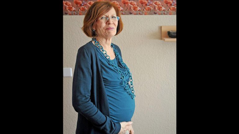 Los cuatrillizos de la madre abuela de 65 años corren "grandes riesgos" | Internacionales