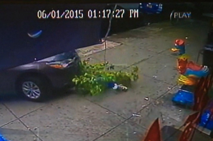 Un niño de 4 años fue atropellado por un auto fuera de control y logró sobrevivir | Internacionales