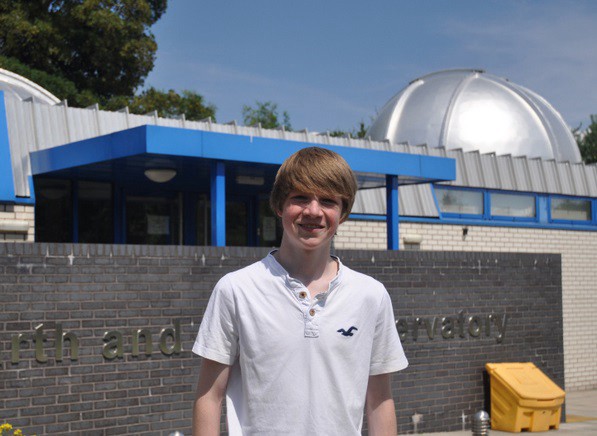 Un joven becario de 15 años descubre un nuevo planeta del tamaño de Júpiter | Internacionales