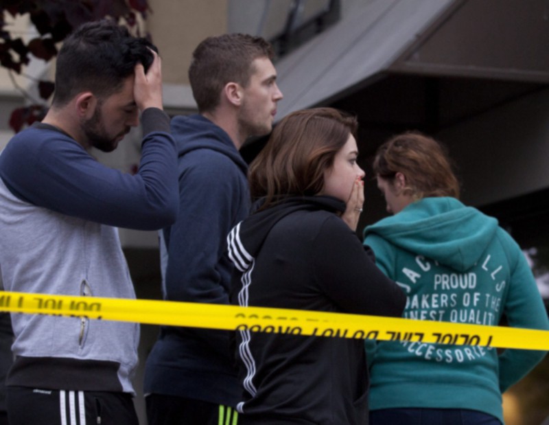 Murieron seis estudiantes al caer un balcón | Internacionales