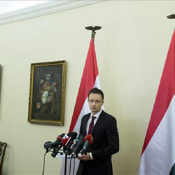 Hungría levantará un muro para cerrar su frontera con Serbia | Internacionales