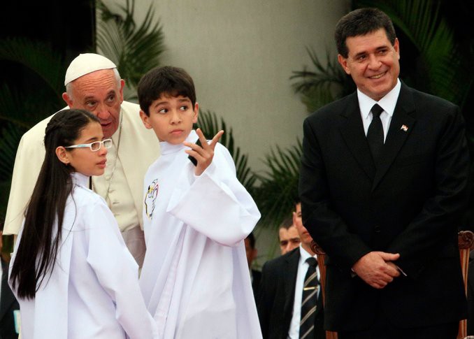 La historia del nene que no camina ni habla y fue bendecido por el Papa | Internacionales