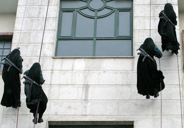 Estas son las sorprendentes mujeres ninjas de la policía iraní | Internacionales