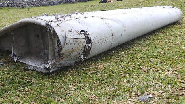 Es Australia están "cada vez más seguros" que los restos hallados en una isla son del vuelo MH370 | Internacionales