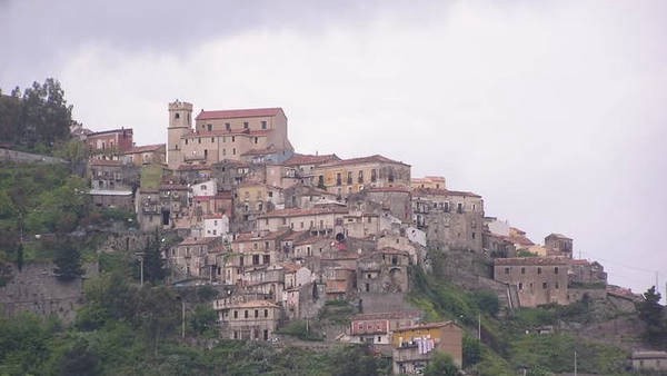 Italia: la historia del pueblo en el que está prohibido morir | Internacionales