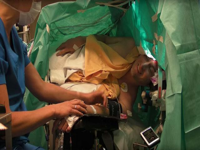 Video: el canto de un tenor mientras le extirpaban un tumor cerebral | Internacionales