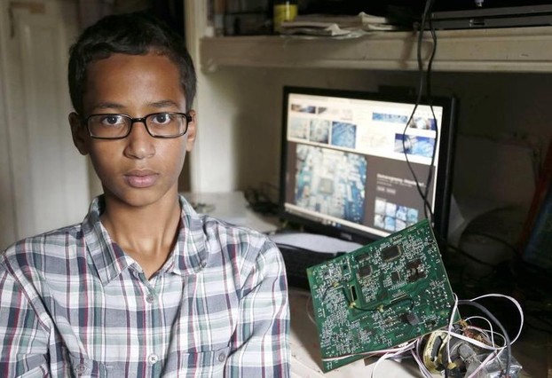 Desde Obama hasta Zuckerberg: ¿quiénes respaldaron al joven que llevó un reloj “bomba” a la escuela? | Internacionales