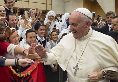 El papa Francisco reveló de quién es la cruz que lleva en el pecho | Internacionales
