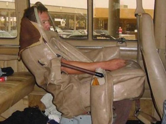El hombre que intentó entrar a Estados Unidos disfrazado de asiento de auto | Internacionales