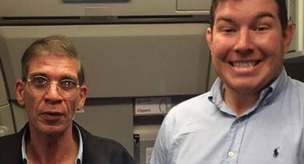 Insólito: pasajero se sacó una selfie con secuestrador de avión | Internacionales