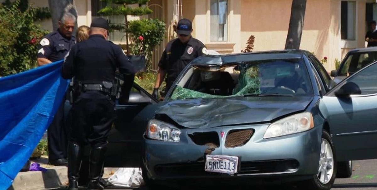 Lo atropelló y manejó casi dos kilómetros con el cuerpo en el parabrisas | Internacionales