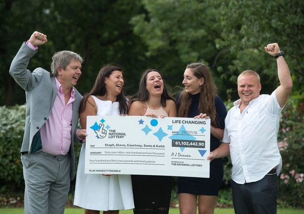 Salió con éxito de una operación por cáncer y decidió jugar a la lotería para festejar:  ganó 72 millones de euros | Internacionales