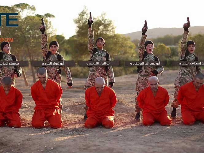 ISIS difunde video de niños asesinando a soldados | Internacionales