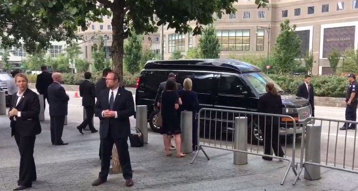 El momento del desmayo de Hillary Clinton tras el acto del 11S | Internacionales